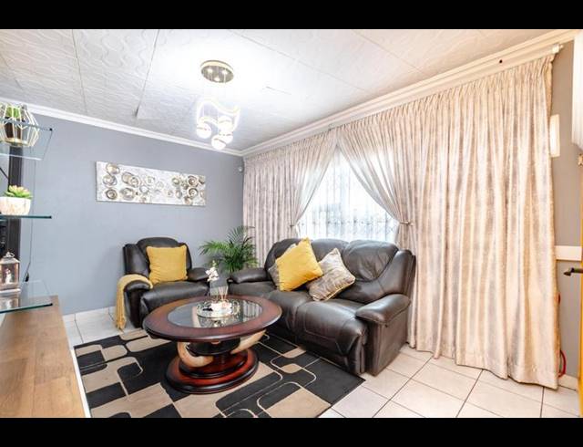 3 BEDROOM HOUSE FOR SALE IN ROODEKOP